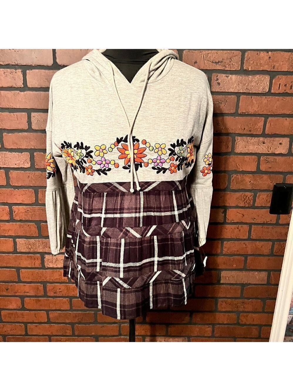 Ivy Jane baby doll plaid and sweatshirt mixed material top size Sm.